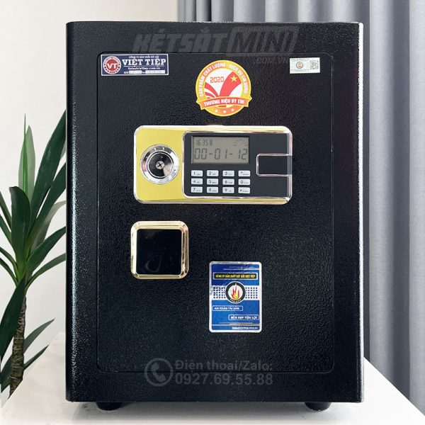Két sắt điện tử DT68 màu đen.