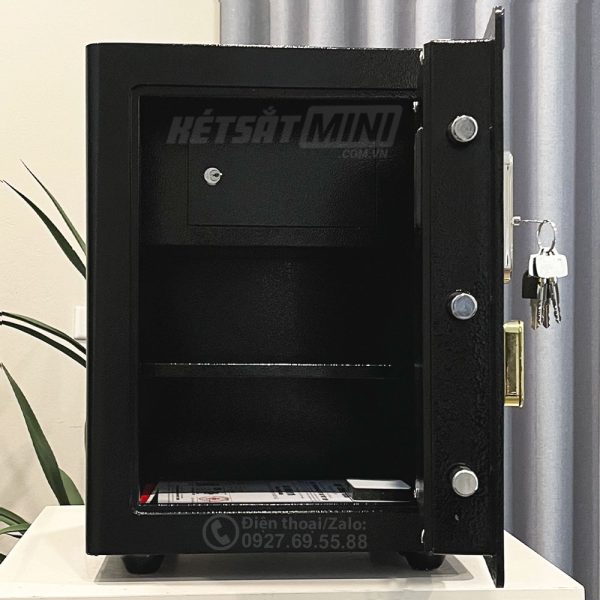 Két sắt điện tử DT68 màu đen.