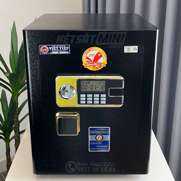 Két sắt điện tử DT68 màu đen.